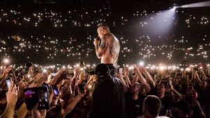 Linkin Park : La veuve de Chester Bennington rend hommage au chanteur à l&rsquo;occasion du quatrième anniversaire de sa mort