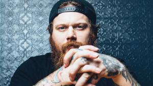 Danny Worsnop (Asking Alexandria) sort un single intitulé Best Bad Habit