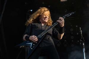 Dave Mustaine de Megadeth a le cancer de la gorge