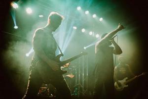 For The Fallen Dreams annonce une tournée européenne avec InVisions