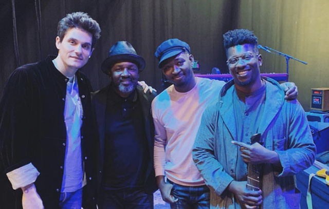 John Mayer teste les guitares de Tosin Abasi