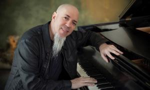 Jordan Rudess annonce son nouvel album solo intitulé Wired For Madness