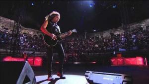 Kirk Hammett de Metallica chute à cause de sa Wah Wah