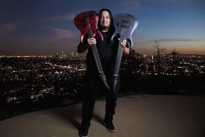 Le guitariste Dino Cazares (Fear Factory) en featuring avec Kaosis