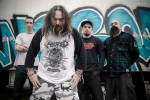 Soulfly sort un nouveau single intitulé Dead Behind The Eyes
