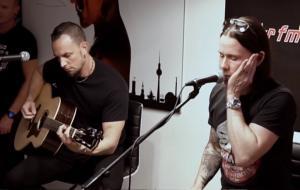 Alter Bridge joue un set acoustique pour Star FM