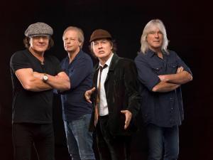AC/DC est de retour avec Brian Johnson et Phil Rudd (un nouvel album de Rock arrive !)