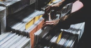 Les albums sont-ils en train de mourir ? 15% des amateurs de musique de moins de 25 ans n&rsquo;ont jamais écouté un album complet
