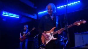 L’ancien guitariste de Thin Lizzy dit que “Metallica est une bande de salauds”