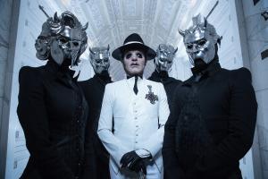 Tobias Forge de Ghost attribue le succès du groupe de Rock à tous ses détracteurs