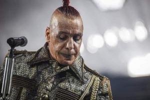 Lindemann partage un extrait de sa nouvelle chanson intitulée Blut