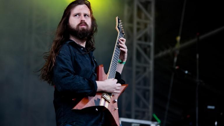 La veuve d’Oli Herbert est impliquée dans un différend financier avec All That Remains à propos de prétendus profits non payés