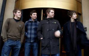 L’ancien bassiste de Arctic Monkeys a pensé au suicide après son départ du groupe de Rock