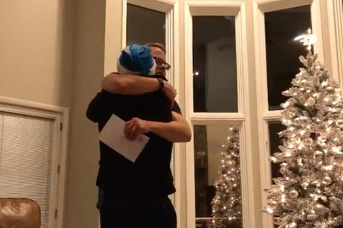 Le chanteur du groupe de Metal I Prevail rembourse l&rsquo;hypothèque de son père comme cadeau de Noël