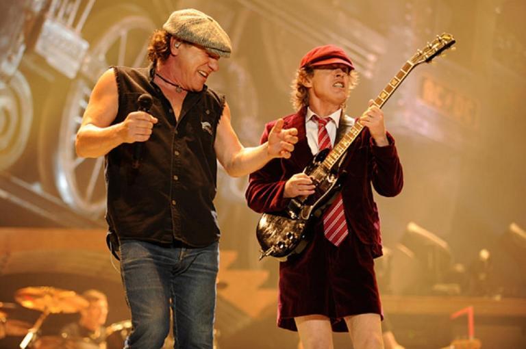 AC/DC : 4 chansons de Back In Black reçoivent un nouveau disque de platine