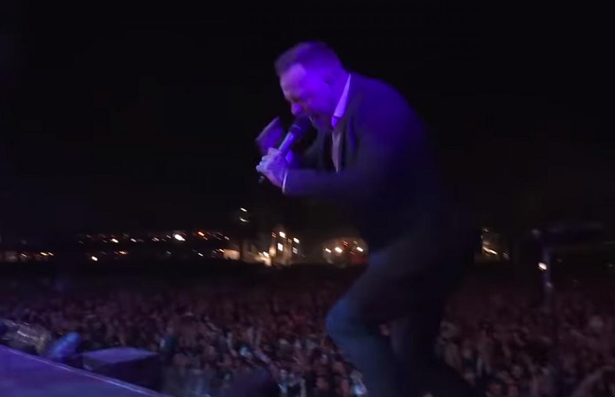 Regardez Architects jouer Hereafter avec émotion au Hellfest 2019