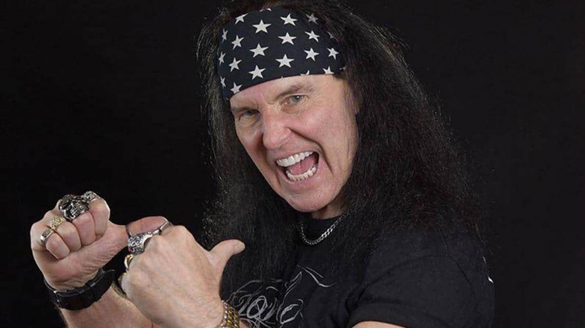 Dave Evans, le chanteur originel de AC/DC, dit que c&rsquo;est fantastique d&rsquo;être l&rsquo;un des membres fondateurs du groupe de Rock