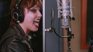 Lzzy Hale de Halestorm sur l’utilisation de backing tracks lors de concerts de Rock : “Je n’en suis pas fan”