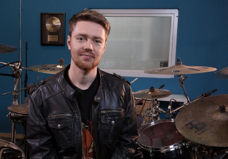 Hannes Grossmann célèbre Noël avec du Death Metal