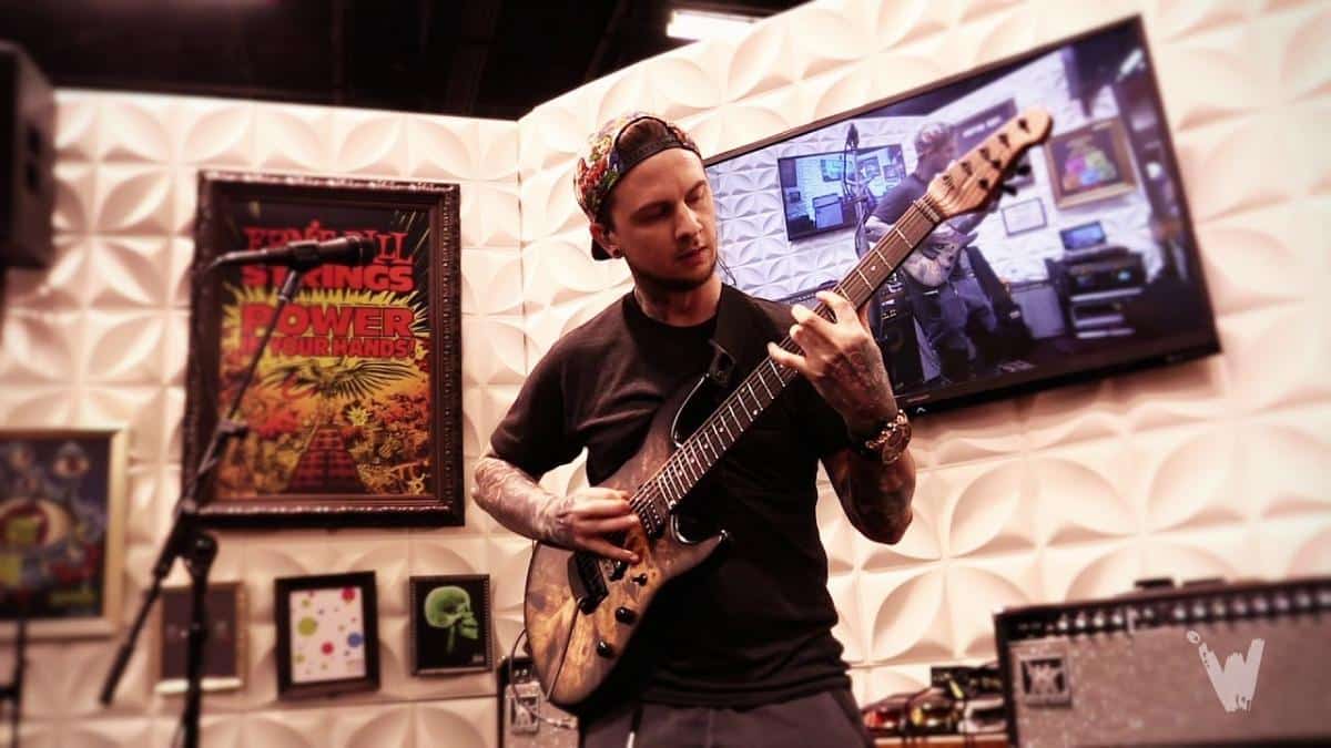 Le chanteur de All That Remains est content de travailler avec Jason Richardson