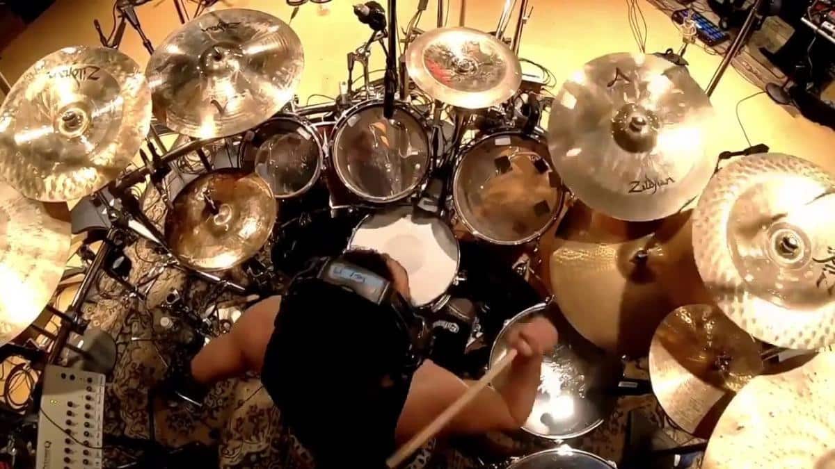 Regardez Jay Weinberg de Slipknot enregistrer Orphan à la batterie lors des sessions pour We Are Not Your Kind