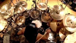 Regardez Jay Weinberg de Slipknot enregistrer Orphan à la batterie lors des sessions pour We Are Not Your Kind