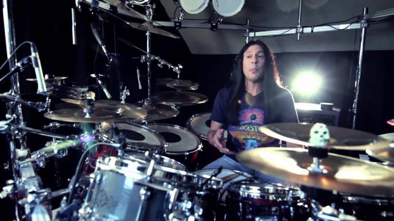 Mike Mangini de Dream Theater parle de sa batterie : “J’ai besoin d’être comme un orchestre”
