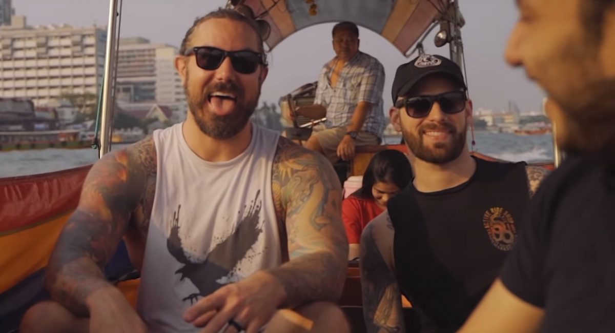 As I Lay Dying partage des petits documentaires sur ses tournées en Inde et en Asie