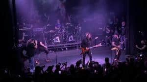 Regardez des membres de Foo Fighters, Anthrax, Testament et autres s&rsquo;unir sur scène lors du Dimebash 2020
