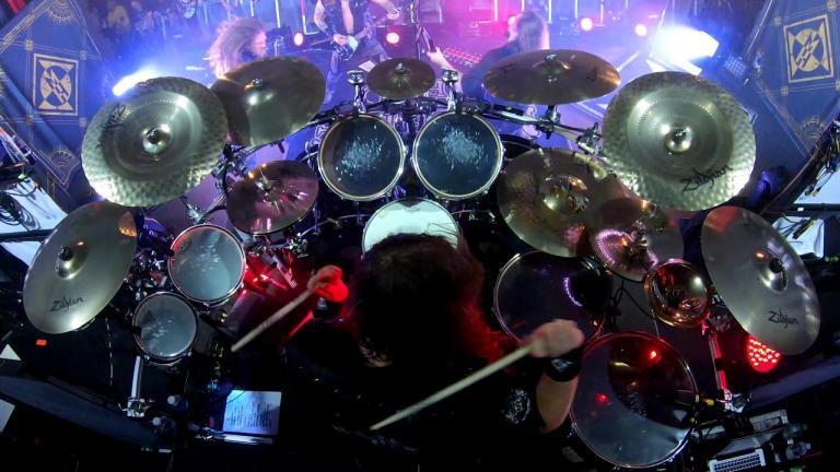 Regardez le batteur de Machine Head jouer From This Day en live