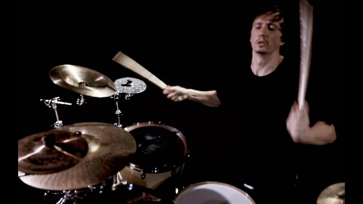 Gojira : Regardez Mario Duplantier jouer un nouveau solo de batterie intitulé Minotaur
