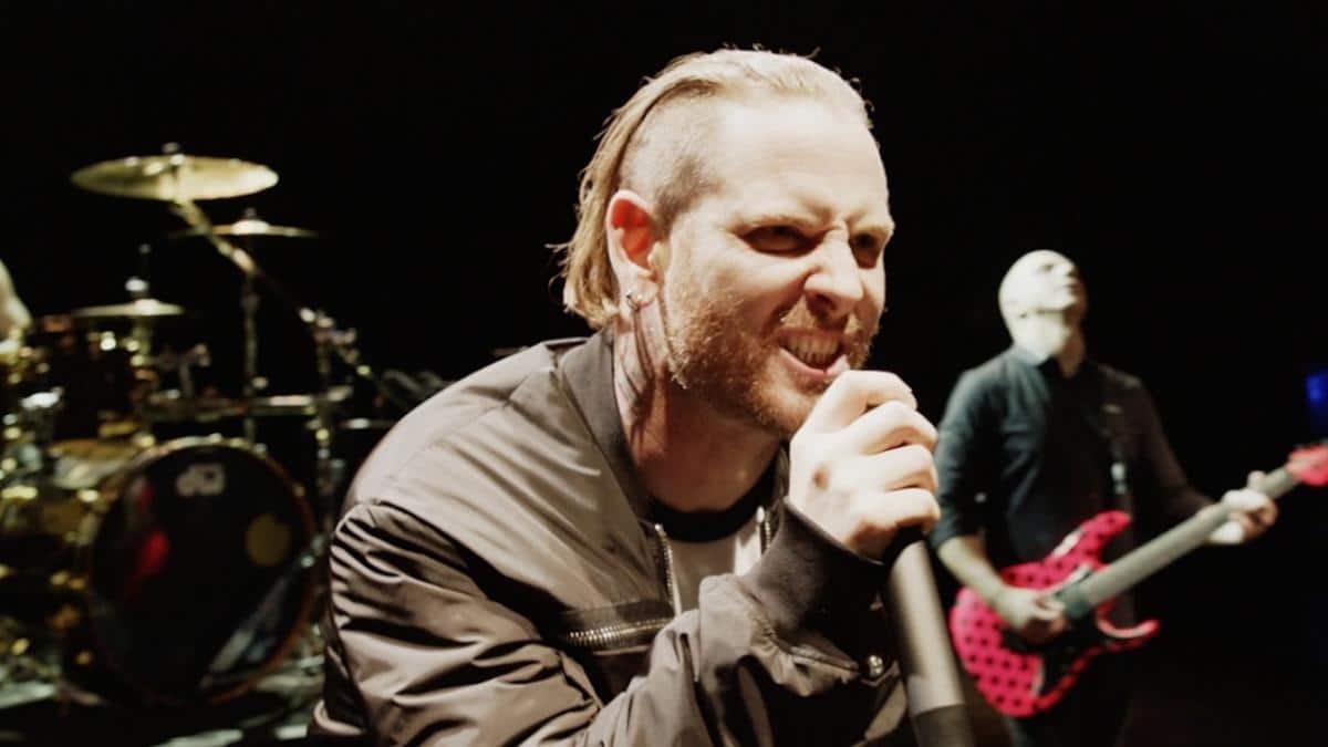 Stone Sour sort la démo de 30/30-150, une chanson qui a marqué « un grand bond en avant pour le groupe »