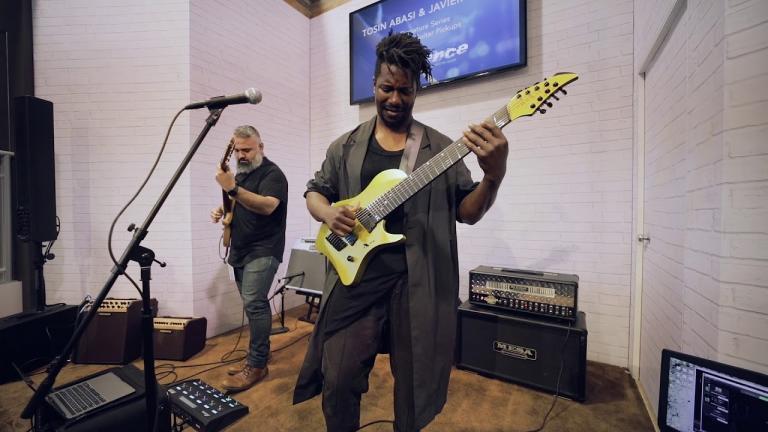 Tosin et Javier de Animals As Leaders jouent The Woven Web au NAMM 2020