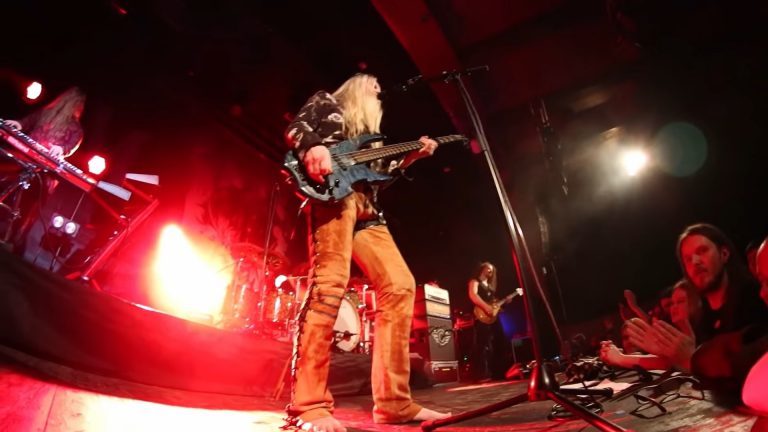 Marko Hietala de Nightwish reprend War Pigs de Black Sabbath en live !