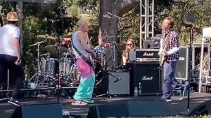 Regardez Red Hot Chili Peppers jouer en live avec John Frusciante pour la première fois depuis 2007