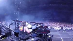 Regardez Paul Bostaph de Slayer jouer 2 chansons en live !