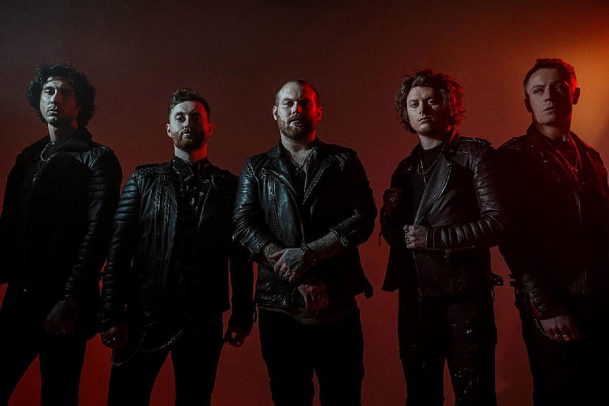 Ben Bruce de Asking Alexandria sur Like A House On Fire : « Nous avons fait un énorme disque de Rock. C&rsquo;est nécessaire pour que notre genre continue »