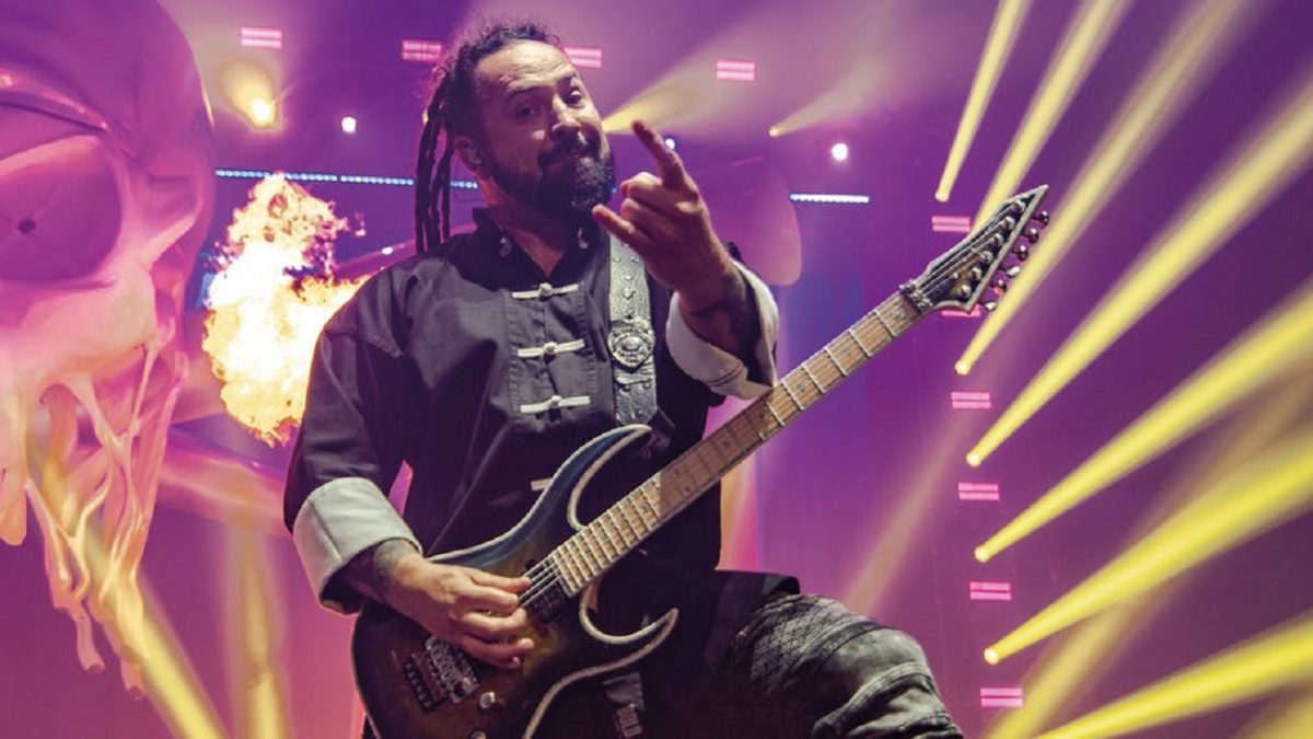 Zoltan Bathory de Five Finger Death Punch parle du futur : « Il reste un million d&rsquo;objectifs différents à atteindre »