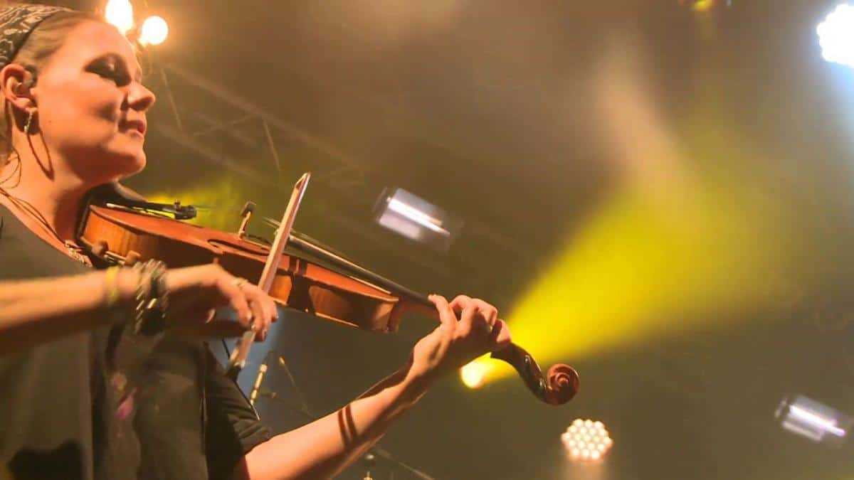 Regardez Eluveitie jouer Inis Mona au Bloodstock 2019