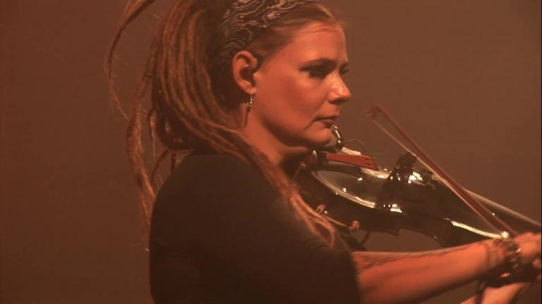 Regardez Eluveitie jouer Ambiramus au Bloodstock 2019