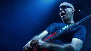 Joe Satriani défend Greta Van Fleet, souvent comparé à Led Zeppelin : “Lâchez-les un peu !”