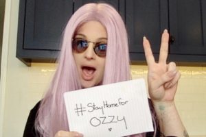Kelly Osbourne : « Restez chez vous pour Ozzy Osbourne »