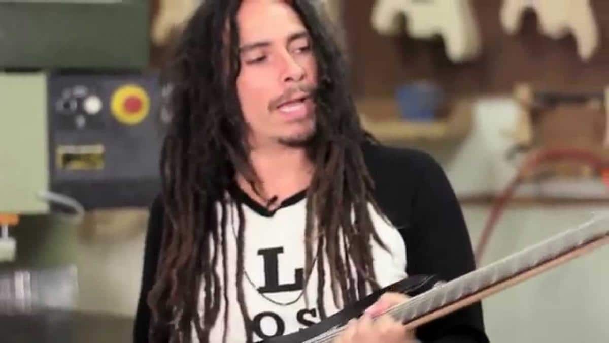 Le guitariste de Korn à propos de la pandémie : « Mère Nature vient récupérer la dette karmique »
