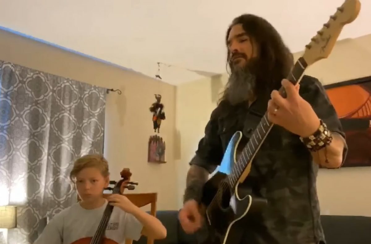 Regardez Robb Flynn de Machine Head jouer un concert acoustique depuis son domicile