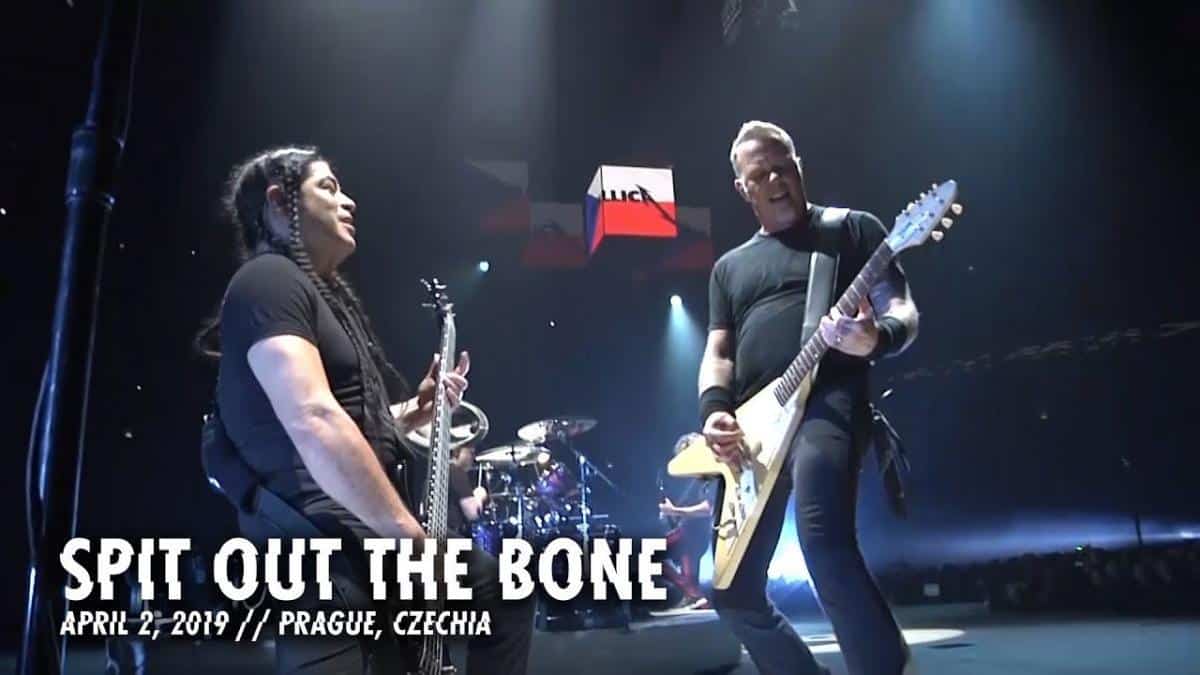 Metallica publie une vidéo live de Spit Out The Bone à Prague