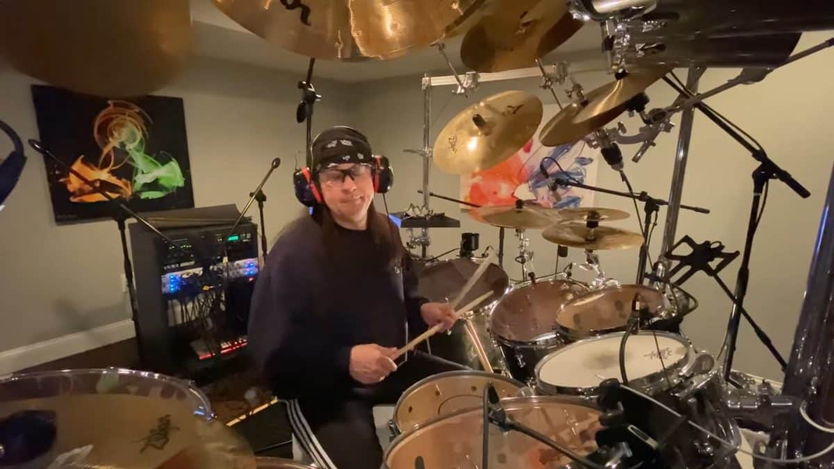 Mike Mangini de Dream Theater explique ce qu&rsquo;il joue à la batterie dans Pale Blue Dot