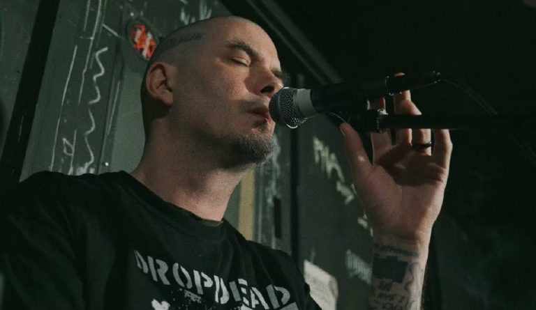 En Minor (Phil Anselmo) signe avec Season Of Mist
