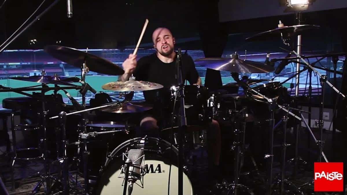 Regardez le batteur de Sepultura jouer Raging Void avec énergie