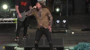 Regardez Thy Art Is Murder jouer Human Target au Bloodstock 2019
