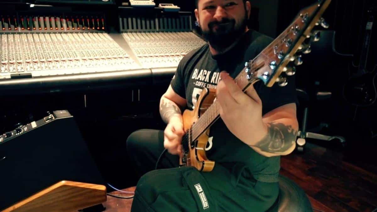Est-ce que Five Finger Death Punch est un groupe de Metal ? Zoltan Bathory répond